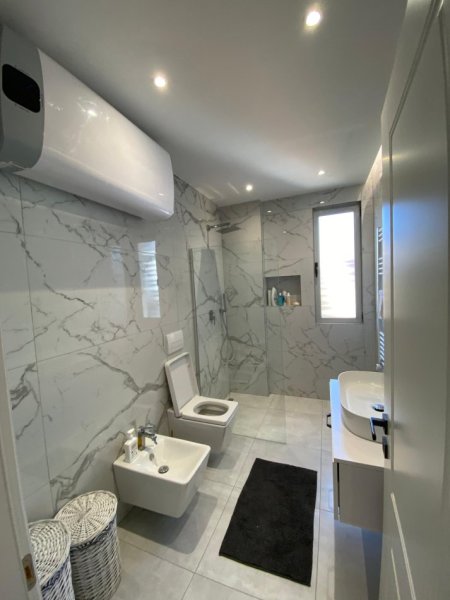 Tirane, shitet apartament 2+1 , 112 m² 224.000 € (kopshti botanik)