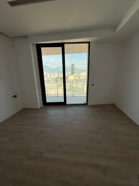 Tirane, shitet apartament 3+1+Ballkon Kati 10, 140 m² 300.000 € (Rruga Mine Peza)