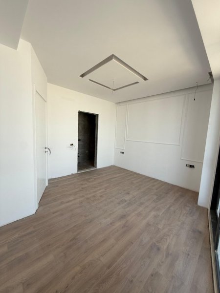 Tirane, shitet apartament 3+1+Ballkon Kati 10, 140 m² 300.000 € (Rruga Mine Peza)