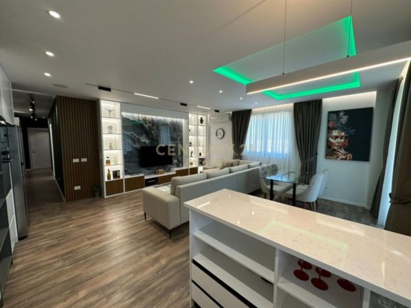Tirane, shes apartament 2+1 Kati 9, 142 m² 327.000 € (Astir)