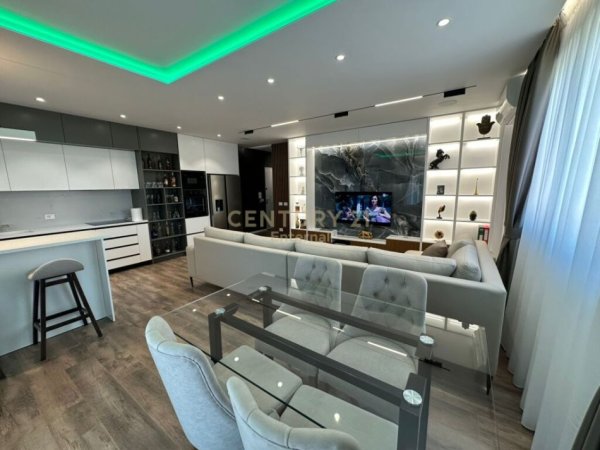 Tirane, shes apartament 2+1 Kati 9, 142 m² 327.000 € (Astir)
