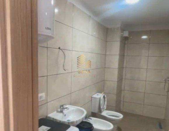 Tirane, jepet me qera apartament 3+1 Kati 3, 117 m² 450 € (Rruga5 Maji)