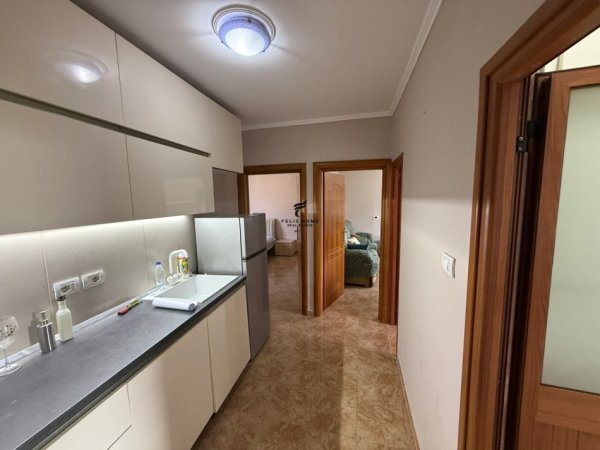 Tirane, jepet me qera apartament 2+1 Kati 4, 60 m² 400 € (OXHAKU)