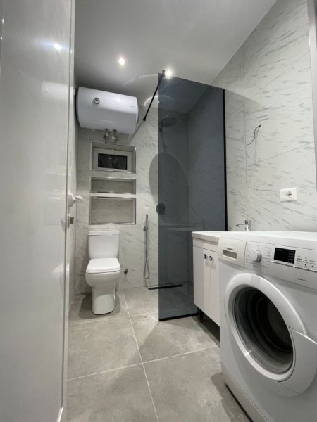 Tirane, jepet me qera apartament 2+1 Kati 3, 70 m² 500 € (Ferit Xhajko)