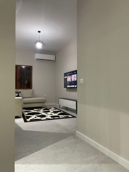 Tirane, jepet me qera apartament 2+1 Kati 3, 70 m² 500 € (Ferit Xhajko)