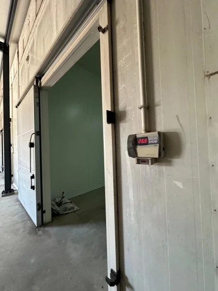 Tirane, jepet me qera magazine Kati 0, 650 m² 6.000 € (Fushe Preze)