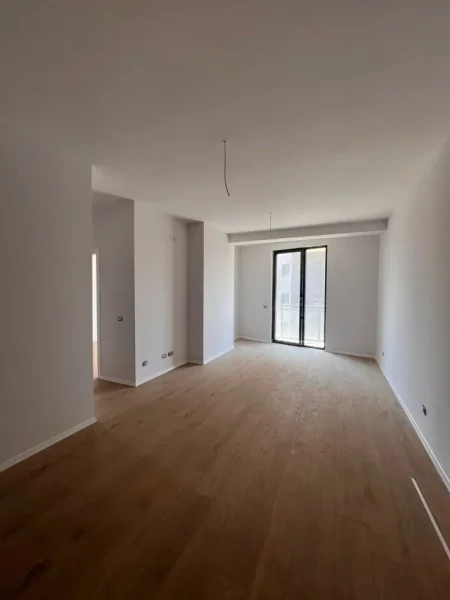 Tirane, shitet apartament 2+1+Ballkon Kati 2, 107 m² 230.000 € (Rruga Mine Peza)