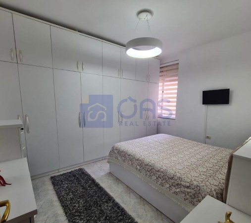 Tirane, jepet me qera apartament 1+1+Aneks+Ballkon Kati 5, 70 m² 500 € (Prane Shkolles Çajupi)