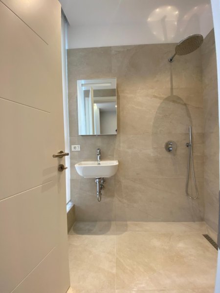 Tirane, jepet me qera apartament 2+1 Kati 5, 91 m² 800 € (Bulevardi i Ri)