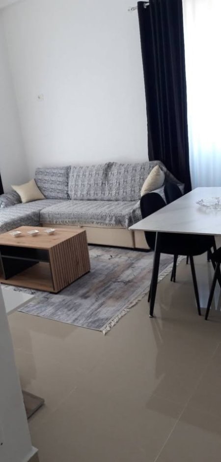 Tirane, jepet me qera apartament 2+1 Kati 1, 94 m² 500 € (Astir, Kompleksi &quot;Tudas&quot;)