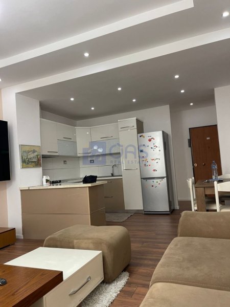 Tirane, jepet me qera apartament 2+1+Aneks+Ballkon Kati 1, 83 m² 500 € (Kopshti Botanik)