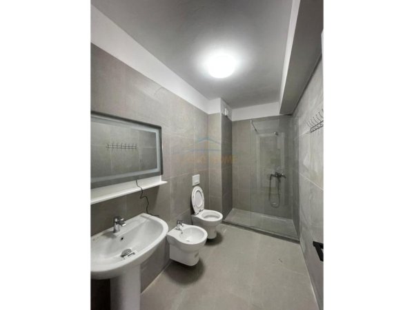Tirane, jepet me qera apartament 1+1 Kati 2, 91 m² 650 € (Rezidenca Kodra e Diellit 2)