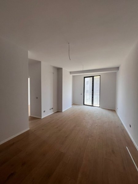Tirane, shitet apartament 2+1 Kati 2, 107 m² 230.000 € (Residenca Mine Peza)