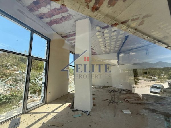 Tirane, jepet me qera dyqan Kati 0, 92 m² 1.380 € 