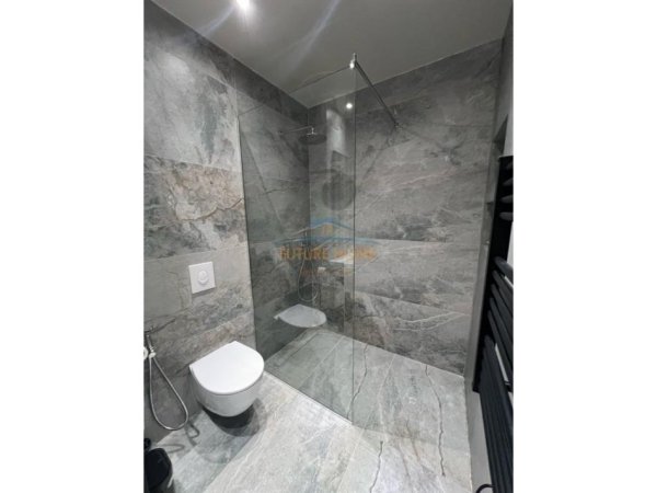 Tirane, jepet me qera apartament 1+1 Kati 2, 65 m² 700 €