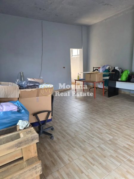 Tirane, jepet me qera ambjent biznesi Kati 0, 70 m² 400 € (Fusha Aviacionit)
