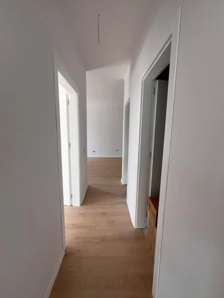 Tirane, shitet apartament 2+1 Kati 3, 107 m² 230.000 € (Mine Peza)