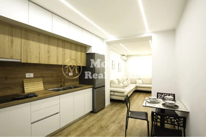 Tirane, jepet me qera apartament 1+1 Kati 1, 66 m² 650 € (21 Dhjetori)