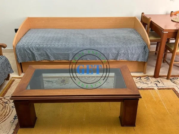 Durres, jepet me qera apartament 1+1 Kati 2, 70 m² 400 € (Shkembi i Kavajes)