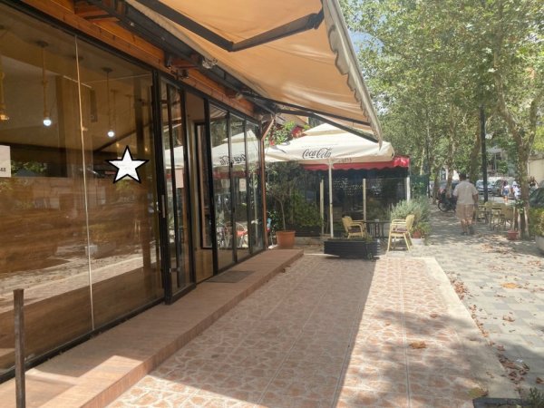 Tirane, jepet me qera ambjent biznesi Kati 0, 128 m² 500 € (rruga Kongresi i Manastirit Tirane)