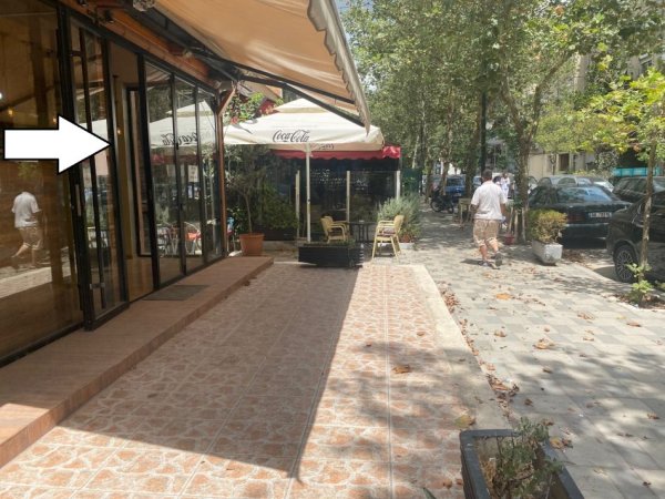 Tirane, jepet me qera ambjent biznesi Kati 0, 128 m² 500 € (rruga Kongresi i Manastirit Tirane)