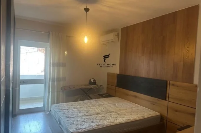 Tirane, jepet me qera apartament 3+1 Kati 4, 100 m² 800 € (RRUGAE DURRESIT)