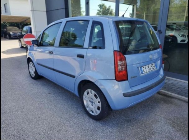 Tirane, shes makine Fiat Idea Nafte, blu e hapur automatik Kondicioner 270.000 km 2.800 €