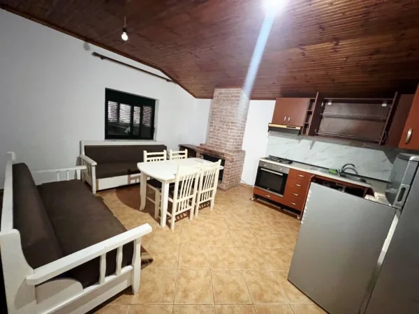 SHITET VILE 3 KATESHE 210 m² 320.000 € (SAUK)