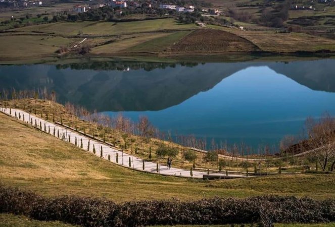 Tirane, shes truall , 640 m² 1.400.000 € (FARKE)