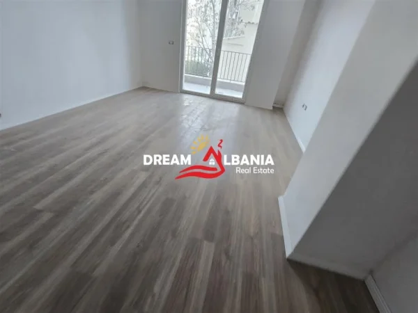 Tirane, shitet apartament 1+1 Kati 1, 72 m² 129.000 € (Rruga Dritan Hoxha, Kompleksi Aura)