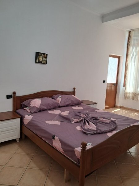 Tirane, jepet me qera apartament 1+1 Kati 2, 63 m² 350 € (Rruga 5 maji)