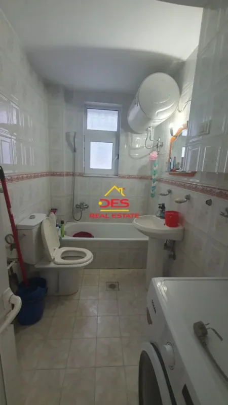 Vlore, shitet apartament 2+1+Ballkon Kati 2, 76 m² 93.000 € (Rruga 7 Nëntori)