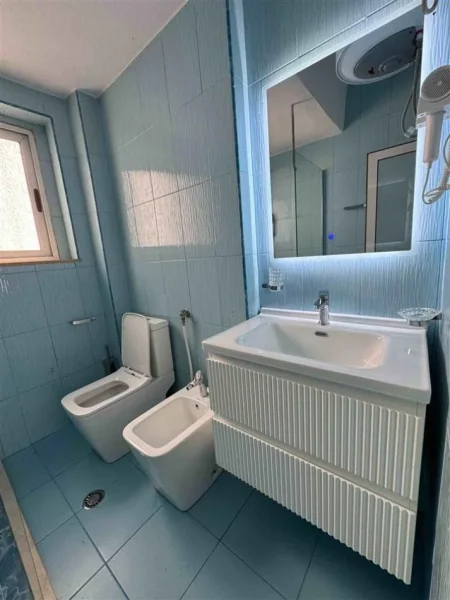 Tirane, jepet me qera apartament 2+1 Kati 2, 80 m² 1.200 € (qender)