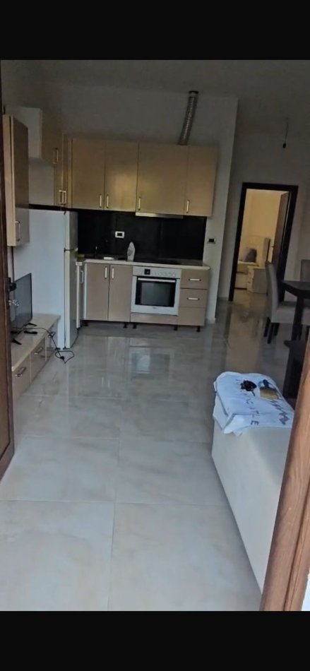 Tirane, jepet me qera apartament 1+1+Ballkon Kati 1, 73 m² 300 € (LAPRAKE)