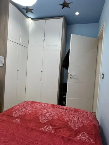 Tirane, jepet me qera apartament 2+1+Ballkon Kati 7, 94 m² 800 € (Rruga don bosco. Shtepi plus garazhd)