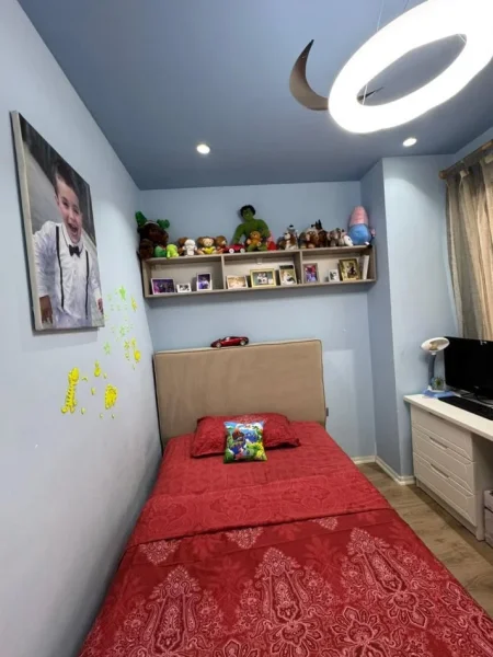 Tirane, jepet me qera apartament 2+1+Ballkon Kati 7, 94 m² 800 € (Rruga don bosco. Shtepi plus garazhd)