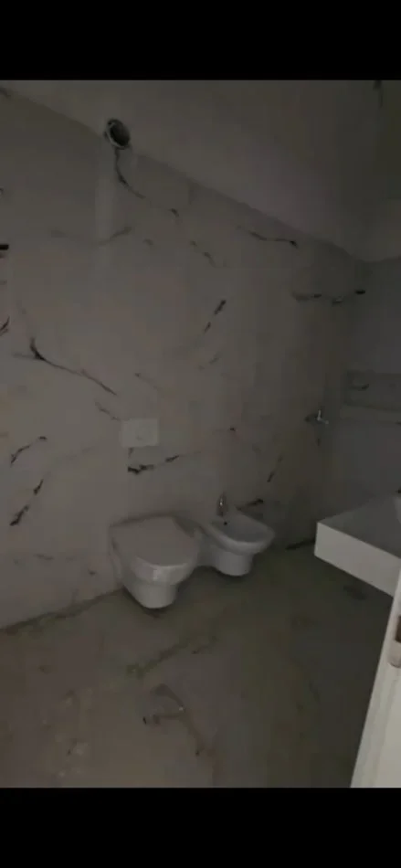 Tirane, shitet apartament 2+1+Ballkon Kati 4, 96 m² 105.000 € (Rruga Gryka Kacanikut Univers City)