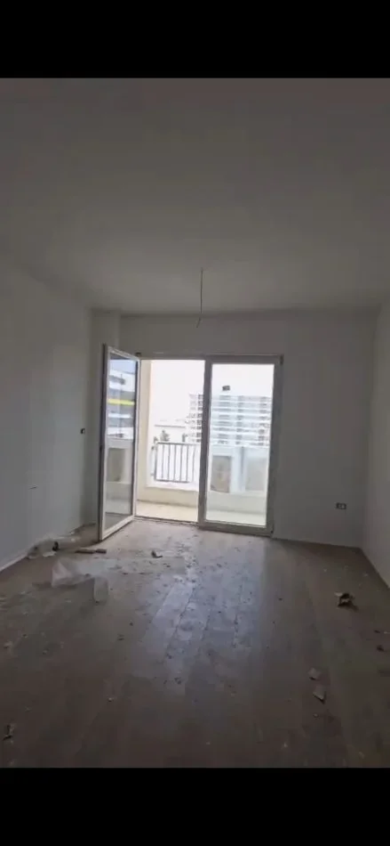 Tirane, shitet apartament 2+1+Ballkon Kati 4, 96 m² 105.000 € (Rruga Gryka Kacanikut Univers City)