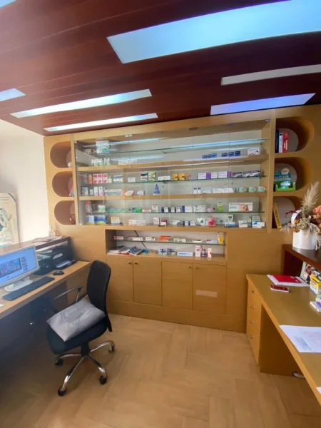 Tirane, jepet me qera ambjent biznesi Kati 0, 49 m² 700 € (myslym shyri)