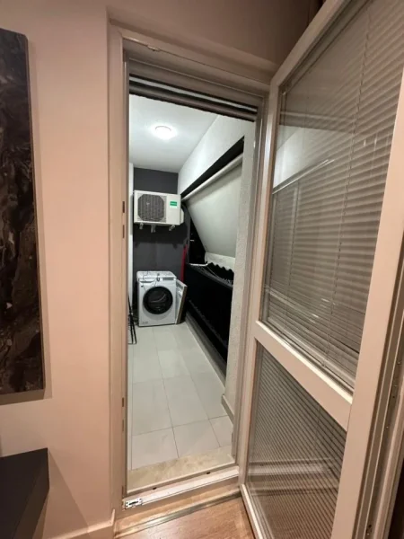 Tirane, shes apartament 1+1+Ballkon Kati 6, 64 m² 160.000 € (Rruga 5 Maji.Pallati ku ndodhet DN Market.)