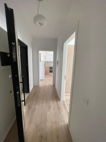 Tirane, jepet me qera apartament 2+1+Ballkon Kati 4, 95 m² 500 € (Univers City Pamje Parku I sapomobiluar + Post Parkimi)