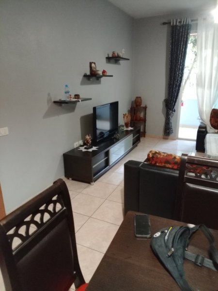Tirane, jepet me qera apartament 2+1+Ballkon Kati 2, 108 m² ,QERAJA=400 € ( KAMEZ)