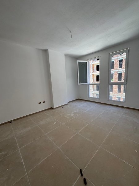 Tirane, shitet apartament 2+1+Ballkon Kati 2, 112 m² 117.500 € (Univers City I Perfunduar 1050€/m2)
