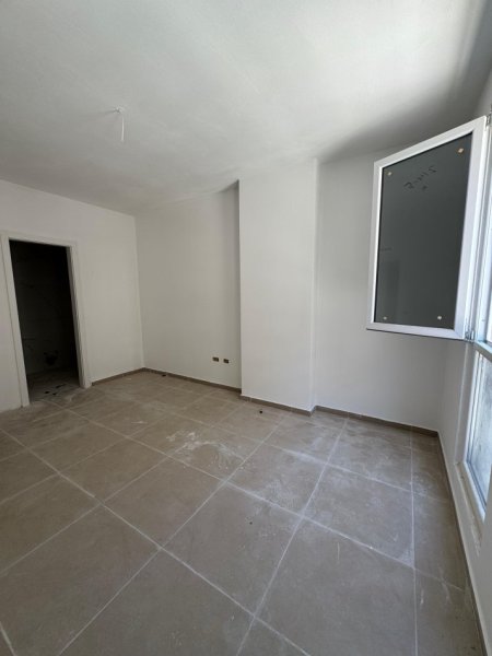 Tirane, shitet apartament 2+1+Ballkon Kati 2, 112 m² 117.500 € (Univers City I Perfunduar 1050€/m2)