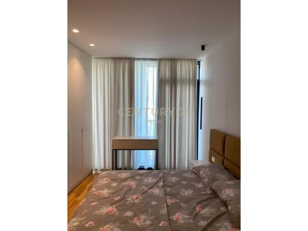 Tirane, shes apartament 2+1+Aneks+Ballkon Kati 4, 126 m² (Lake View)