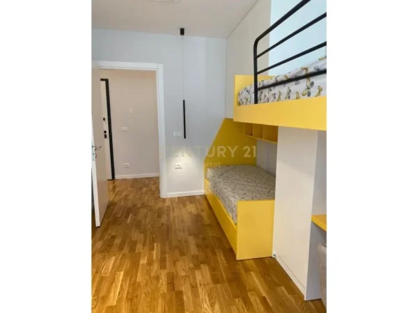 Tirane, shes apartament 2+1+Aneks+Ballkon Kati 4, 126 m² (Lake View)