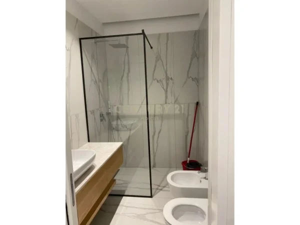 Tirane, shes apartament 2+1+Aneks+Ballkon Kati 4, 126 m² (Lake View)