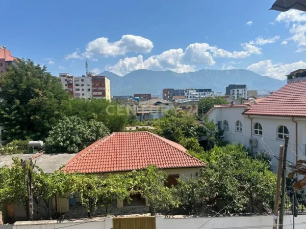 Tirane, shes Vile 1 Katshe Kati 1, 500 m² 500.000 € 