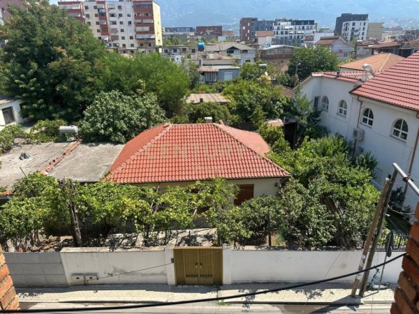 Tirane, shes Vile 1 Katshe Kati 1, 500 m² 500.000 € 