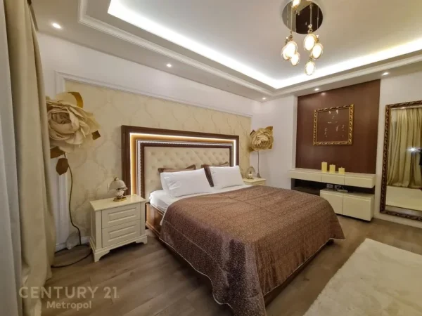 Tirane, jepet me qera apartament 2+1+Aneks+Ballkon Kati 4, 112 m² 1.000 € 